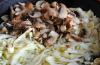 Lahanalı turtaların doldurulması çok lezzetli: yumurta ve mantarlı yemek tarifleri Lahana ve mantarlı tereyağlı turta tarifi